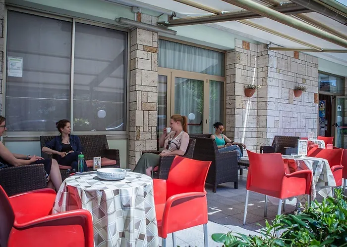 Ξενοδοχείο Ausonia 3*