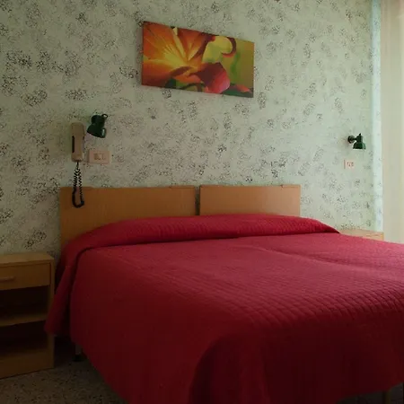 Ausonia Hotel 3*