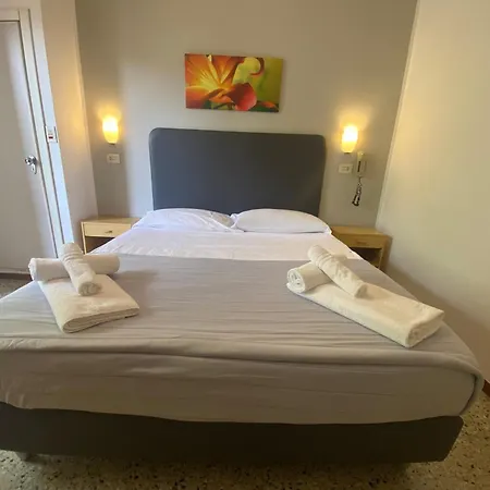 Ausonia Hotel 3*