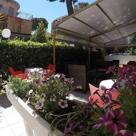 Ausonia Hotel 3*