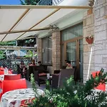 Ausonia Hotel 3*